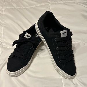 Rocket Dog Black Sneaker Size 8.5 NWOT